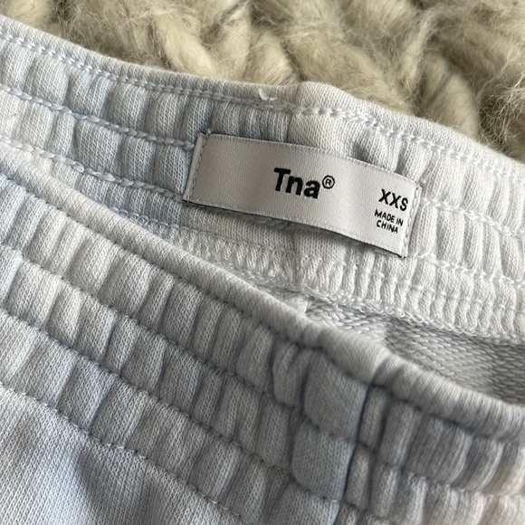 Aritzia TNA shorts - Picture 2 of 5